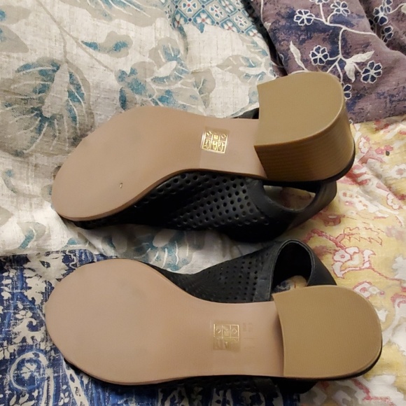 Sandals - Picture 2 of 2